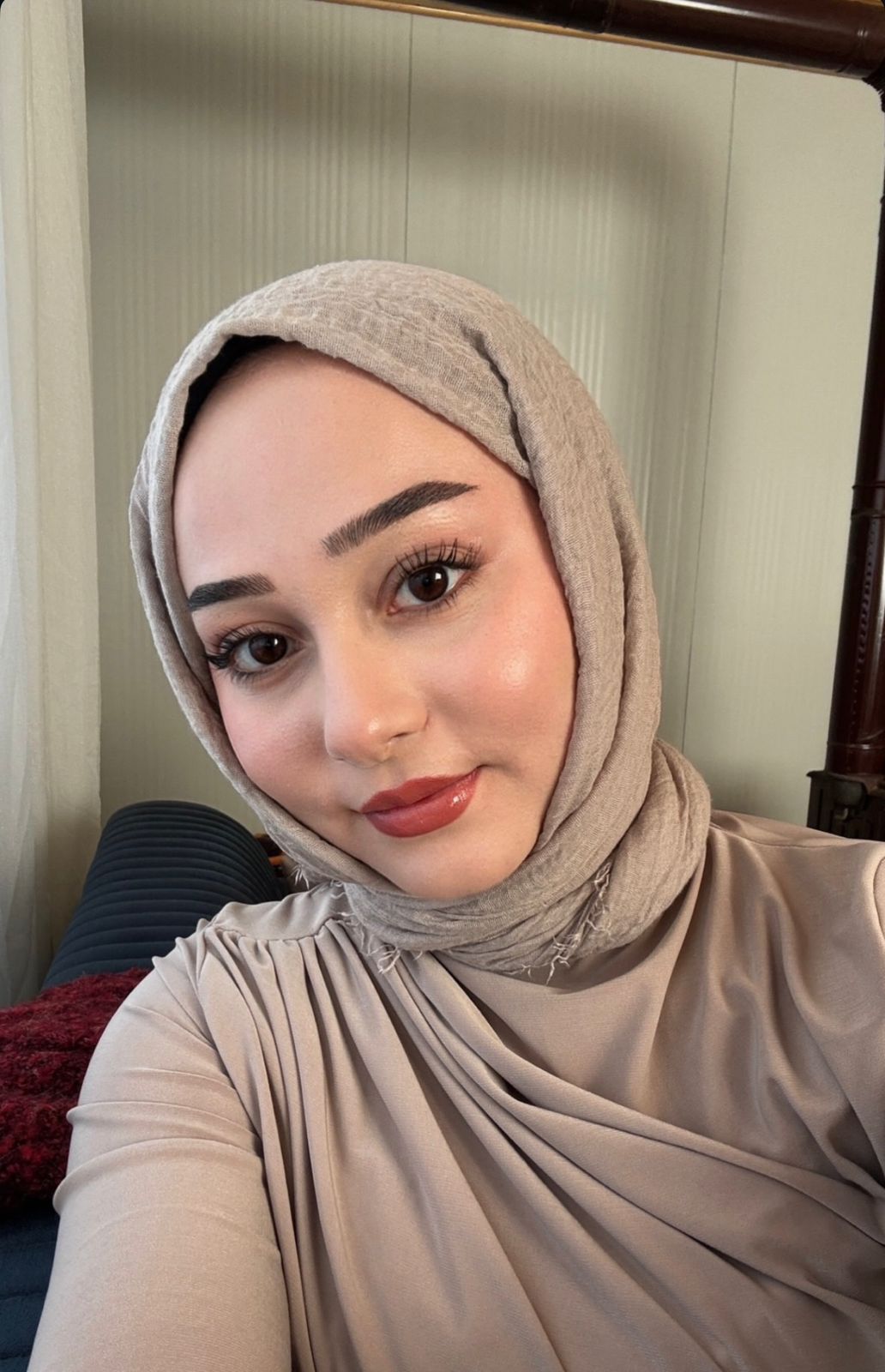 Çömelek Ahenkli Kadın Escort Ala